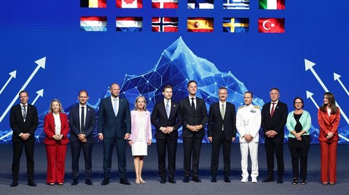 Líderes de la OTAN inician cumbre pese a los ataques de Trump
