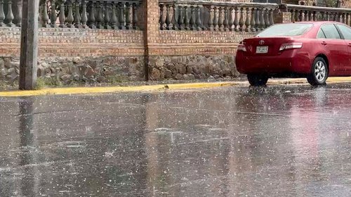 Primera lluvia del año con granizo sorprende a Ramos Arizpe
