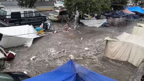Lluvias sorprenden a urbe regia tras días de intenso calor