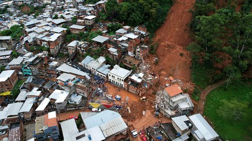 Suman 53 muertos por lluvias torrenciales en sureste de Brasil