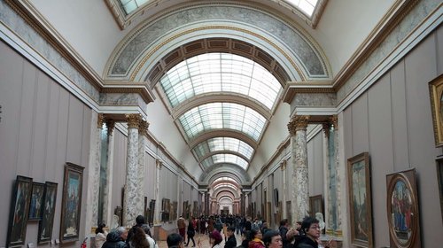 Huelga en el Louvre por robos y condiciones laborales