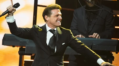 ¿Se parece? Así se ve el hijo de Luis Miguel a sus 19 años