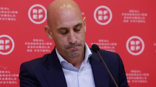 FIFA sanciona 3 años a Luis Rubiales por beso y mala conducta