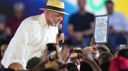 Lula se lanza para reelección en Brasil pese temor de injerencia