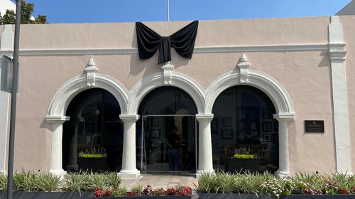 Colocan moño en señal de luto en Presidencia de San Pedro