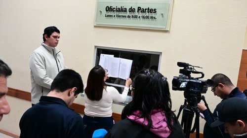 Otorgan suspensión a Navarro que revoca designación de Orozco