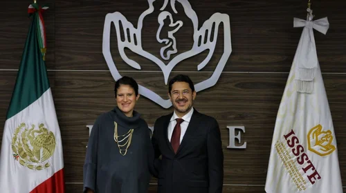 Martí Batres asume cargo como director del ISSSTE