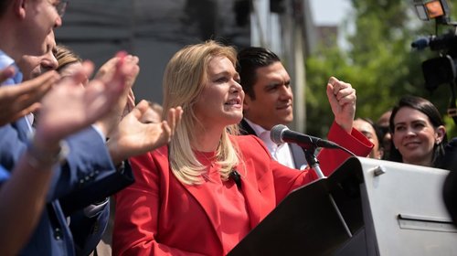 Maru Campos comparece ante FGR por doble citatorio