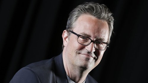 Subastarán colección personal de Matthew Perry en junio