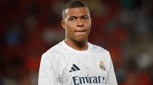 Representantes de Mbappé desestiman denuncia por violación