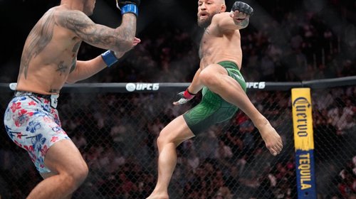 Conor McGregor sufre lesión y pierde ante Max Holloway en UFC 329