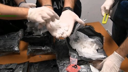 Detienen a dos viajeros de Monterrey en Roma con droga