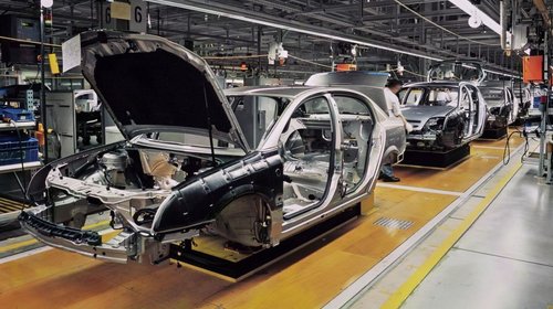 México reduce fabricación de automóviles hasta 1.89% en junio