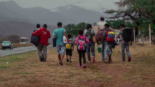 Asegura Sheinbaum que migración hacia EUA ha disminuido 