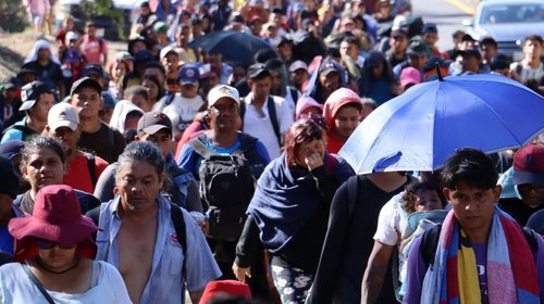 Arizona veta ley que deja a rancheros disparar contra migrantes