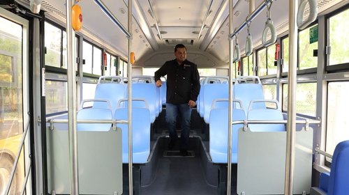 Miguel Sánchez destaca mejora en rutas de transporte de Zuazua