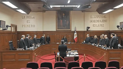 Oficializan la renuncia de ocho ministros de la Suprema Corte