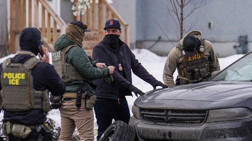 Minnesota demanda a Trump por retener pruebas de tiroteos del ICE