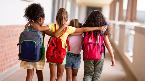 Cómo elegir la mochila ideal para evitar lesiones infantiles