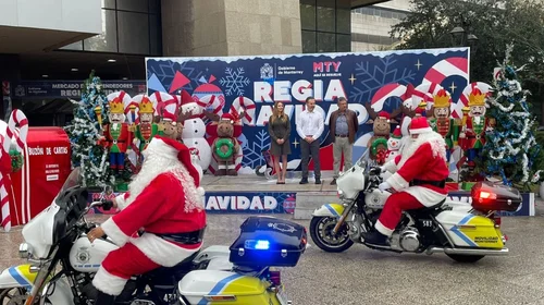 ¡Llegó la Navidad! Patrullan agentes de tránsito como Santa Claus