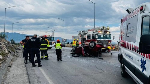 Muere hombre de auto con placas de NL tras volcar en Ramos Arizpe