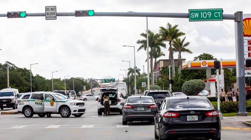 Mujer dispara contra conductores y asegura que Dios se lo dijo