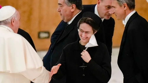 Monja italiana será la primera mujer en gobernar el Vaticano