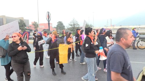 Mujeres de Nuevo León marchan y exigen una vida sin violencia
