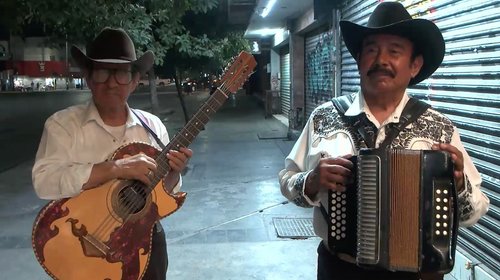 Regios se olvidan de las serenatas para el Día de las Madres