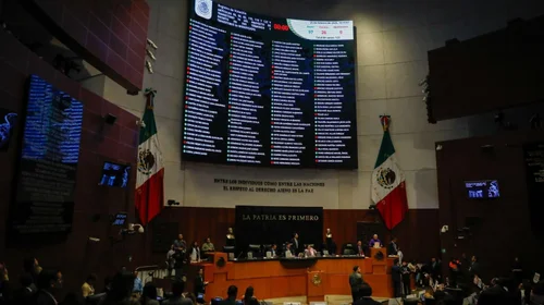 Senado debate sobre reforma judicial y aplaza elección judicial