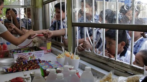 SCJN permite a escuelas frenar prohibición de venta de comida