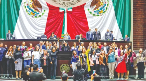 Diputados avalan reforma que prohíbe nepotismo a partir de 2030
