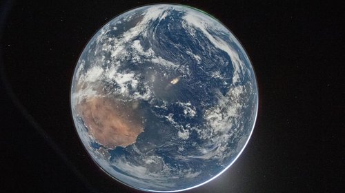 Artemis II envía primeras imágenes de la Tierra rumbo a la Luna