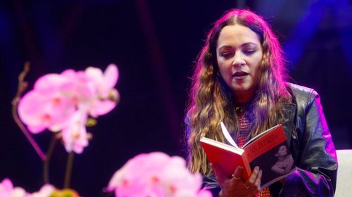 Natalia Lafourcade presentó su libro 'De todas las flores'