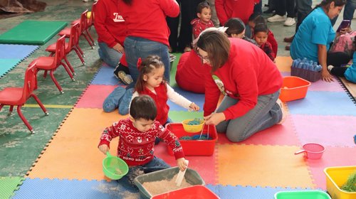 Cambios familiares reducen inscripción de niños en preescolar