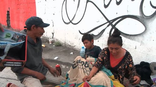 Niños trabajan para lograr sobrevivir en Monterrey