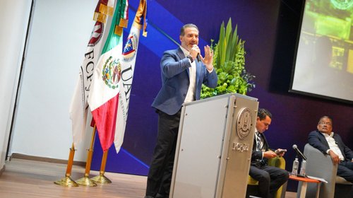 'El desafío de los alcaldes es la movilidad': Adrián de la Garza