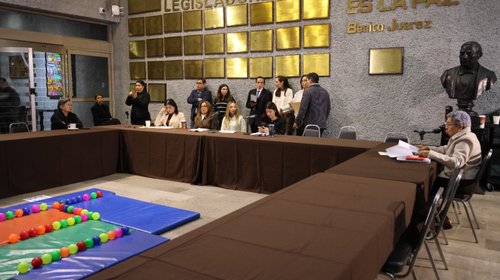 Aprueban Ley de Educación en comisión; Morena y MC se abstienen