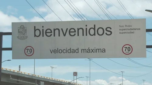 En Morones Prieto, cada municipio impone la velocidad que quiere