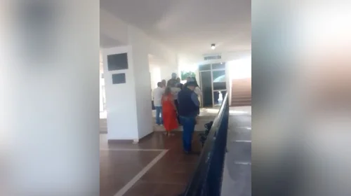 Arman rebelión contra alcaldesa de Zuazua por despidos