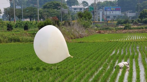 Norcorea podría enviar más globos con basura a Corea del Sur