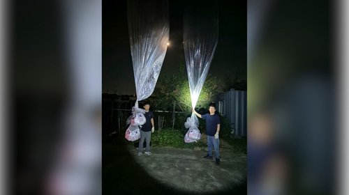 Norcorea reanuda lanzamientos de globos con basura, dice Surcorea
