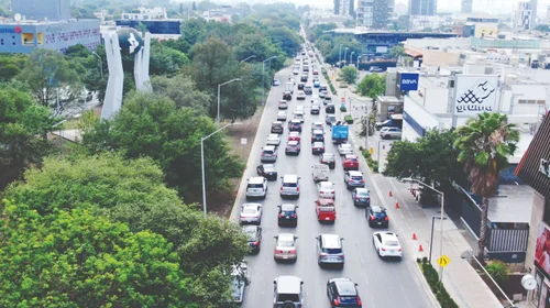 Tráfico vehicular 'pega' al bolsillo en la urbe regia