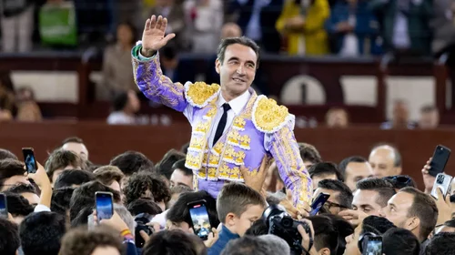 Enrique Ponce es un torero español… ¡incansable!