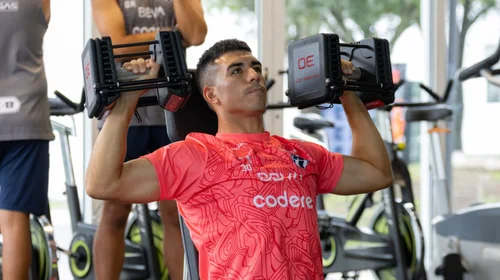 Rayados contrata refuerzos ofensivos… ¡pero sufre en la defensa!
