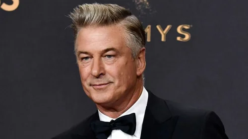 Alec Baldwin reaparece en televisión en Saturday Night Live