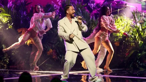 Fiesta latina en los Premios Billboard: éxitos y galardones