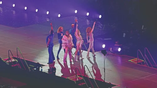 ¡Nostalgia total! El 90s Pop Tour arrasa en La Arena Monterrey