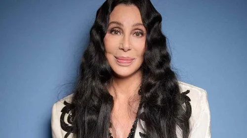 Cher revela impactantes confesiones en su libro autobiográfico
