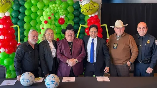 Ramón Ayala celebra 23 años de su posada navideña en Texas